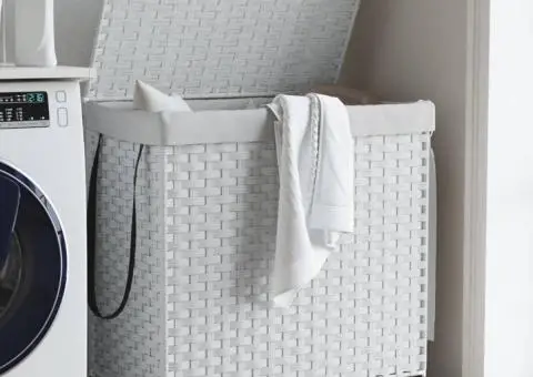 Coș de rufe cu roți, alb, 60x35x60,5 cm, ratan - 1/5