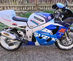 SUZUKI GSXR 600 ! ca NOU