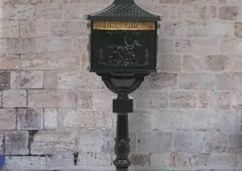 Cutie poștală cu picior, aluminiu, vintage, inoxidabil, verde - 1/5