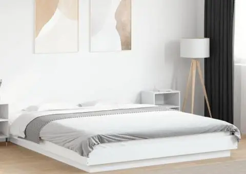 Cadru de pat cu lumini LED, alb, 150x200 cm, lemn prelucrat - 1/5