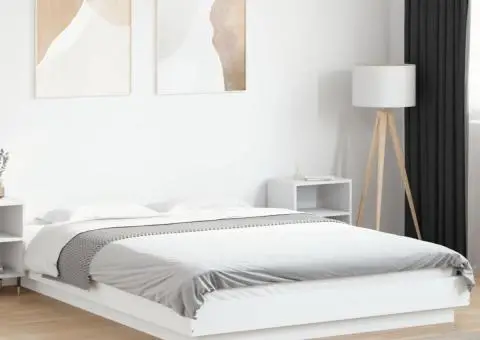 Cadru de pat cu lumini LED, alb, 140x200 cm, lemn prelucrat - 1/5