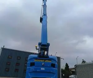 Închiriez mini-macara Valla 8T