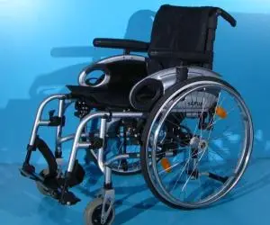 Scaun cu rotile din aluminiu semiactiv Sopur   latime sezut 43 cm