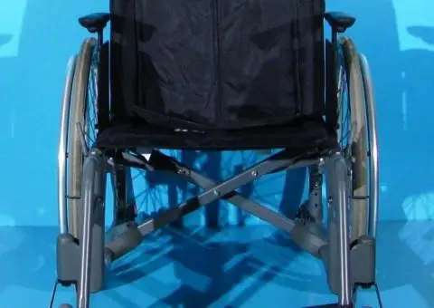 Scaun cu rotile - Etac   latime sezut 47 cm - 2/7