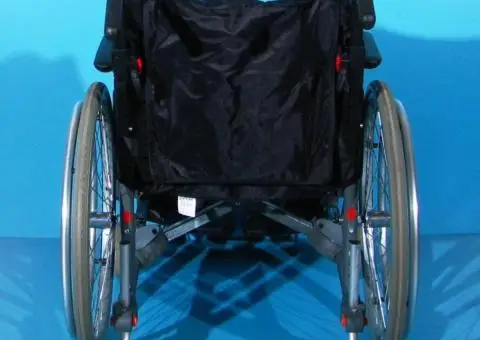 Scaun cu rotile - Etac   latime sezut 47 cm - 6/7