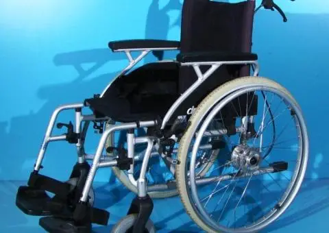 Scaun cu rotile Drive - latime sezut 45 cm - 1/7