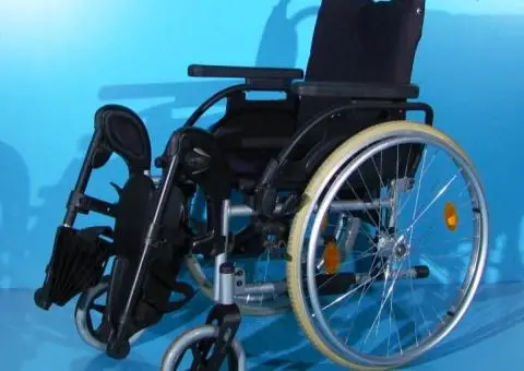 Scaun cu rotile Breezy - latime sezut 40 cm - 1/9