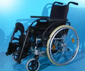 Scaun cu rotile Breezy - latime sezut 40 cm