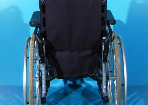 Scaun cu rotile Breezy - latime sezut 40 cm - 8/9