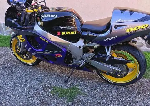 SUZUKI GSXR 600 ! stare FOARTE BUNA - 6/10