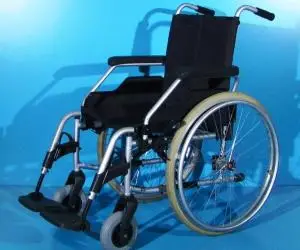 Scaun cu rotile  Meyra - latime sezut 43 cm