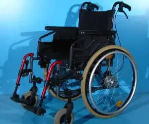 Scaun cu rotile din aluminiu Sopur - latime sezut 46 cm