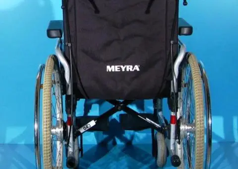 Scaun cu rotile  Meyra - latime sezut 43 cm - 6/7