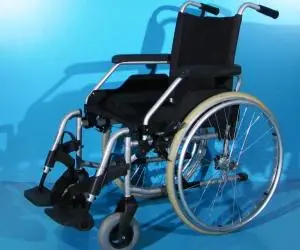 Scaun cu rotile  Meyra - latime sezut 43 cm