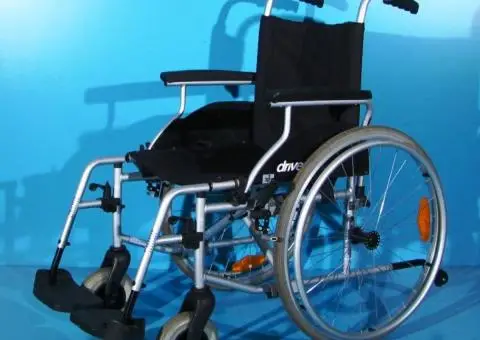 Scaun cu rotile  Drive - latime sezut 45 cm - 1/7