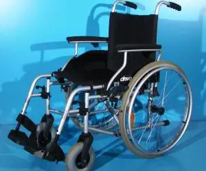 Scaun cu rotile  Drive - sezut 45 cm