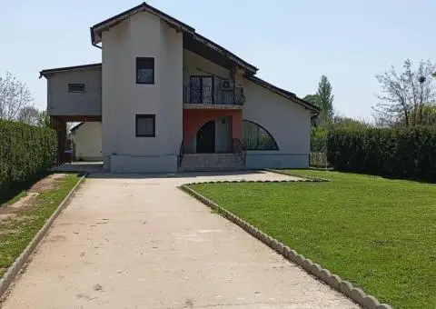 GM1731Casă de vânzare în Ogrezeni – Proprietate premium, mobilată - 10/10