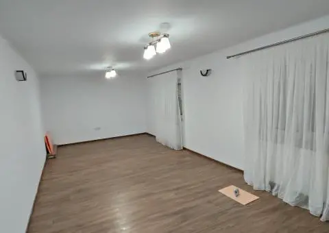 CASĂ MODERNIZATĂ INTEGRAL – ZONA ROTUNDA (CIMENT) - 2/10