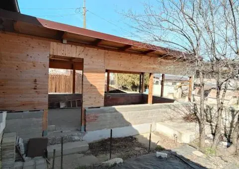 CASĂ MODERNIZATĂ INTEGRAL – ZONA ROTUNDA (CIMENT) - 5/10