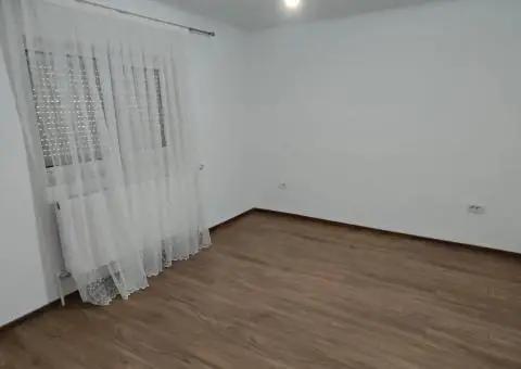 CASĂ MODERNIZATĂ INTEGRAL – ZONA ROTUNDA (CIMENT) - 10/10