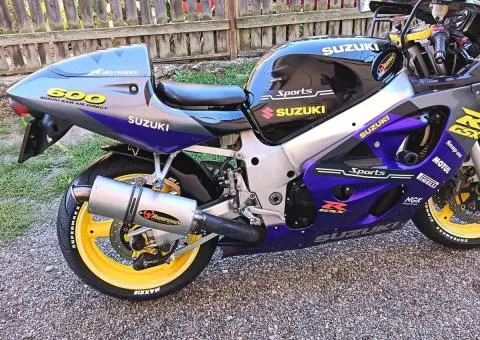 SUZUKI GSXR 600 ! stare FOARTE BUNA - 3/10