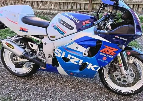 SUZUKI GSXR 600 ! ca NOU - 4/10