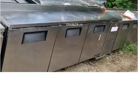 Masa rece cu 3 usi 240 x 83 x 90 h cm, cu roti si cu spatiu rece pentru GN-uri