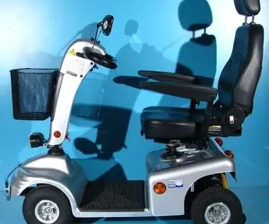 Scuter electric pentru batrani-Shoprider cu 6km/h
