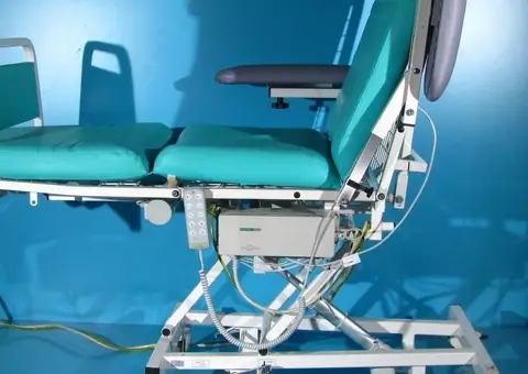 Scaun medical electric pentru tratament și recoltare sânge Digiterm Comfort 4 - 5/10