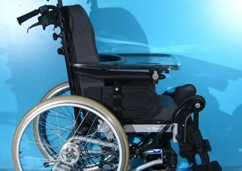 Scaun cu rotile  Invacare   latime sezut 36 cm - 8/10