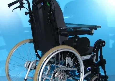 Scaun cu rotile  Invacare   latime sezut 36 cm - 9/10