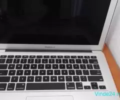 Vând laptop