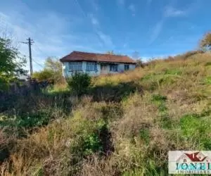 Vanzare casa veche in Cricau cu 1205 mp teren - Imagine 1