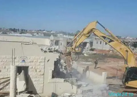 Demolari constructii diverse: case, blocuri, hale - 3/4