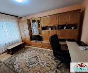 Apartament doua camere de vanzare in Zlatna