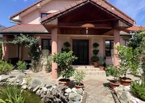 Vila de vanzare in Sebes - 2/2