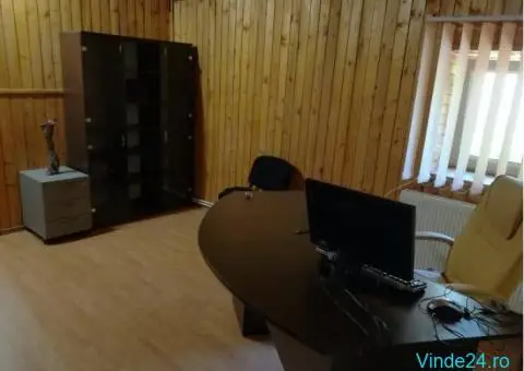 Unirii Calarasilor-Hala Traian  vila apt.pt.firme 260 Euro - 2/6