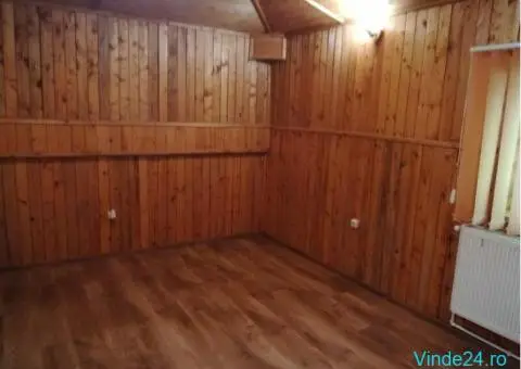 Unirii Calarasilor-Hala Traian  vila apt.pt.firme 260 Euro - 3/6