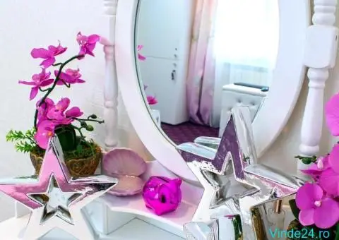 Model online în București - 7/8