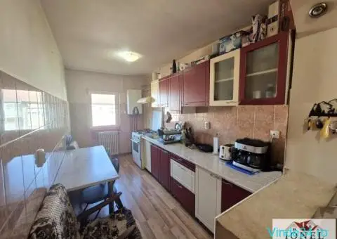 Apartament trei camere de vanzare in Cugir - 3/6