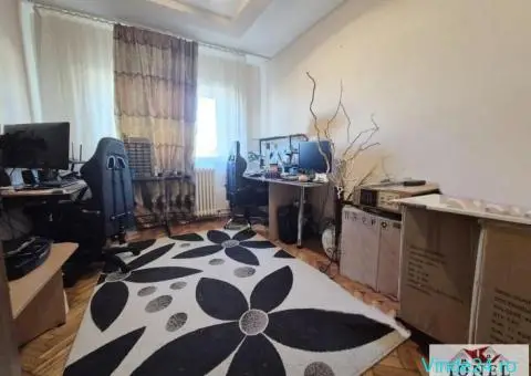 Apartament trei camere de vanzare in Cugir - 5/6