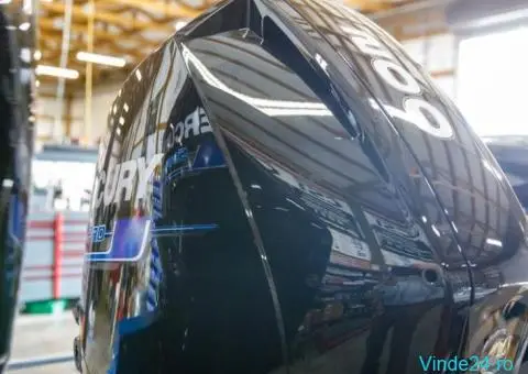 New Mercury SeaPro 200 HP 3.4L V6 Outboard engine - 2/4