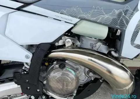 2024 Husqvarna TE 300 PRO Motocross - 4/5