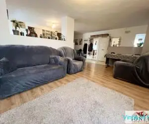 Apartament 4 camere de vanzare in Teius