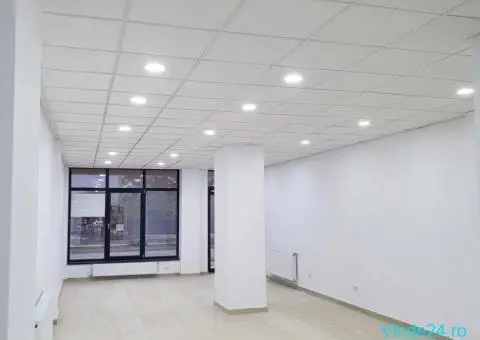 Spatiu comercial parter de inchiriat - 73 mp - 600 €/lună - Showroom Bloc DC5, Ramnicu Valcea - 1/10