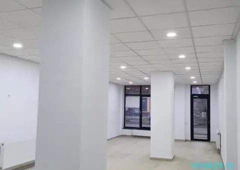 Spatiu comercial parter de inchiriat - 73 mp - 600 €/lună - Showroom Bloc DC5, Ramnicu Valcea - 2/10