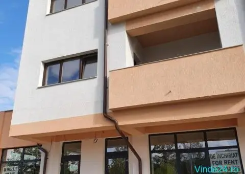 Spatiu comercial parter de inchiriat - 73 mp - 600 €/lună - Showroom Bloc DC5, Ramnicu Valcea - 5/10