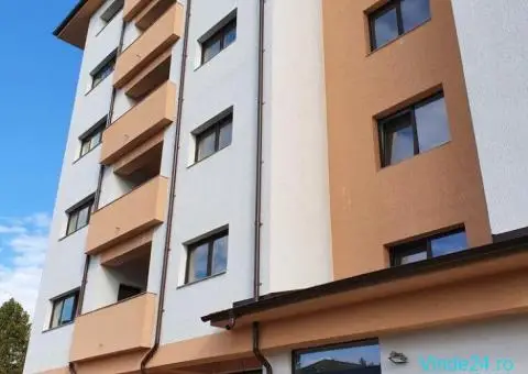 Spatiu comercial parter de inchiriat - 73 mp - 600 €/lună - Showroom Bloc DC5, Ramnicu Valcea - 7/10