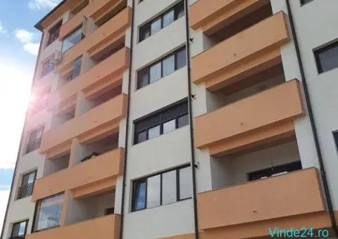 Spatiu comercial parter de inchiriat - 73 mp - 600 €/lună - Showroom Bloc DC5, Ramnicu Valcea - 8/10