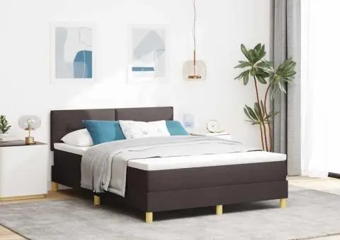 Pat box spring cu saltea & LED maro închis 140x200 cm țesătură - 1/5